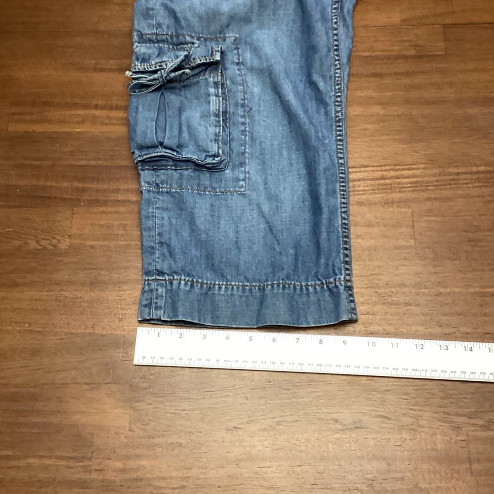 Gap 1969 Womens Blue Denim Cargo Shorts Long Utility Bermuda Size 8 Light Wash - Picture 6 of 10